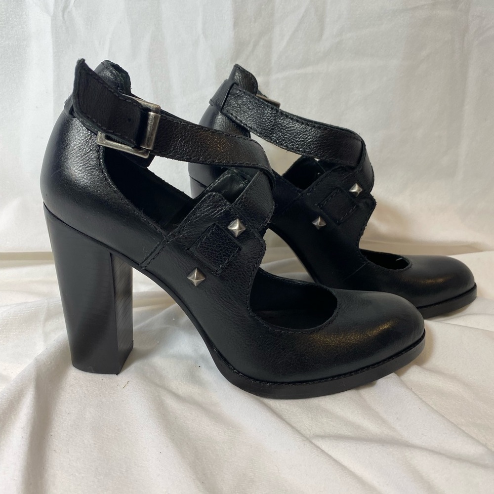 Juicy couture Chic Black Leather Heels with Studs